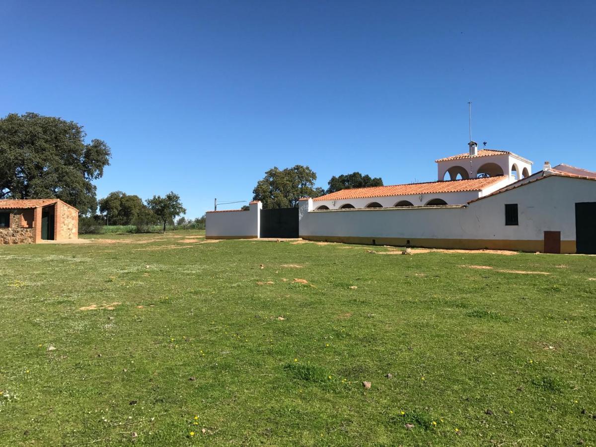 Casa Rural De La Finca Sierra Grande Hornachos Exterior photo