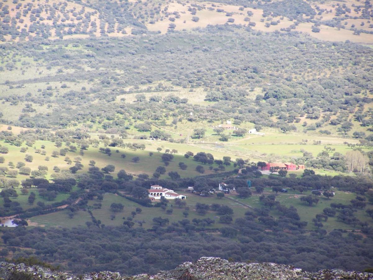 Casa Rural De La Finca Sierra Grande Hornachos Exterior photo
